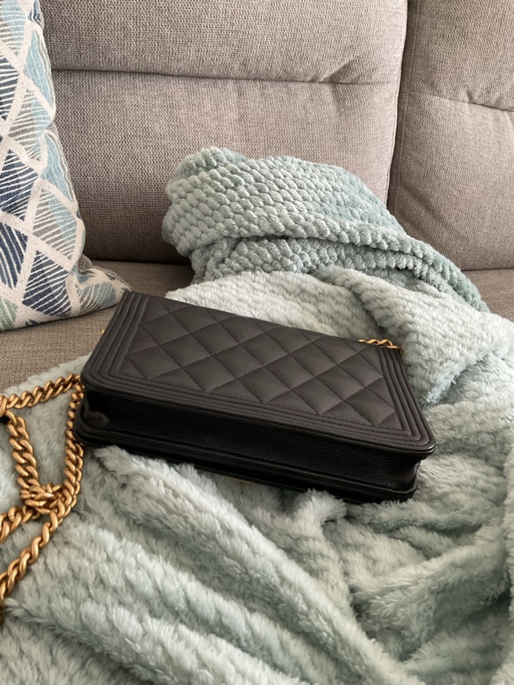 CHANEL Black Boy Wallet on Chain quilted caviar - Picture 5 of 6